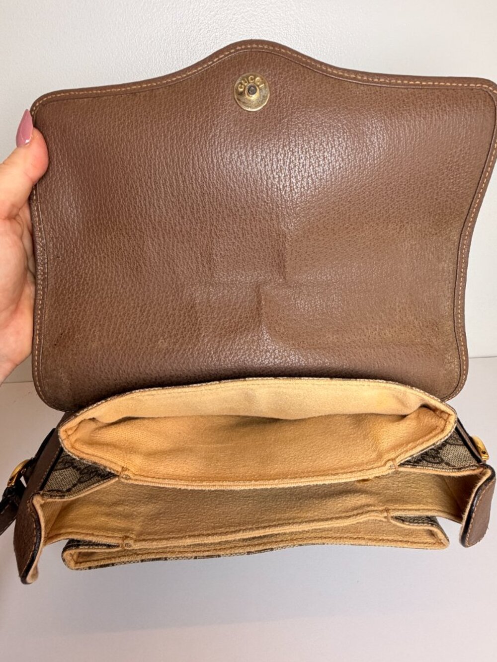 Gucci GG Supreme Monogram Crossbody Bag Brown Canvas Leather Flap Vintage Style - Picture 7 of 13
